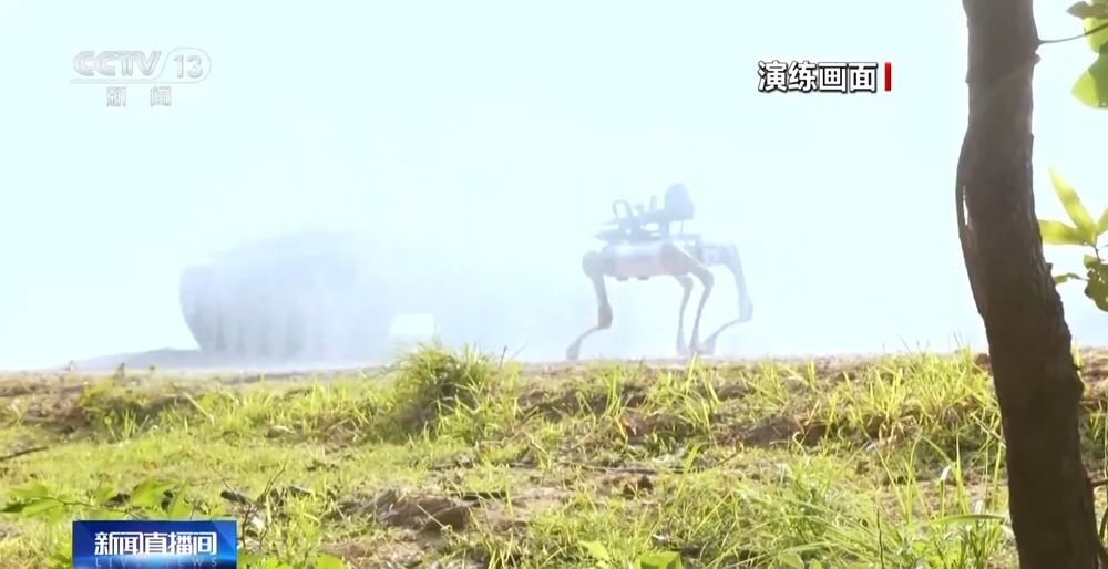 从冰川巡逻到装甲冲锋 看无人装备在我军应用有多全面