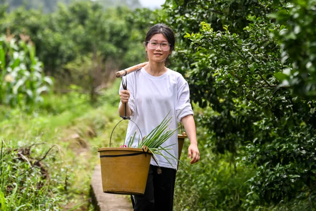 紧急辟谣!@扁担女孩刘燕,不是本人! 紧急辟谣!@扁担女孩刘燕,不是本人!