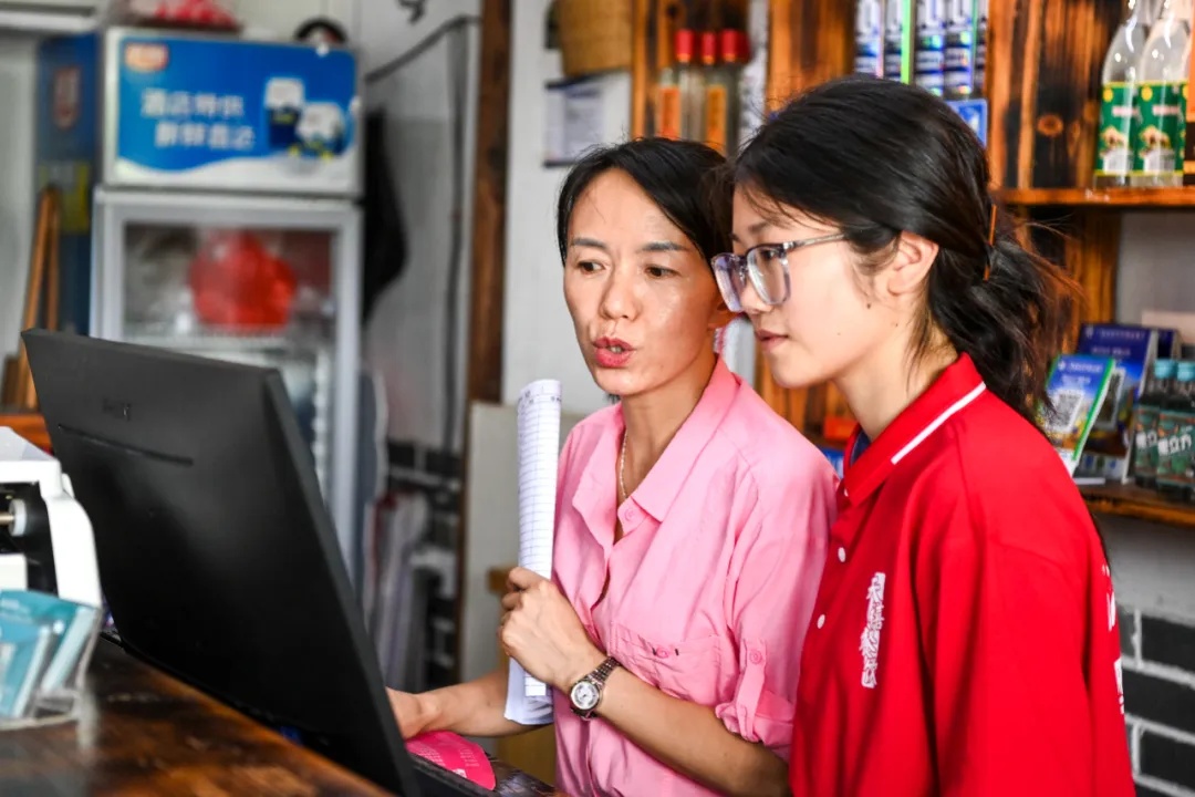 紧急辟谣!@扁担女孩刘燕,不是本人! 紧急辟谣!@扁担女孩刘燕,不是本人!