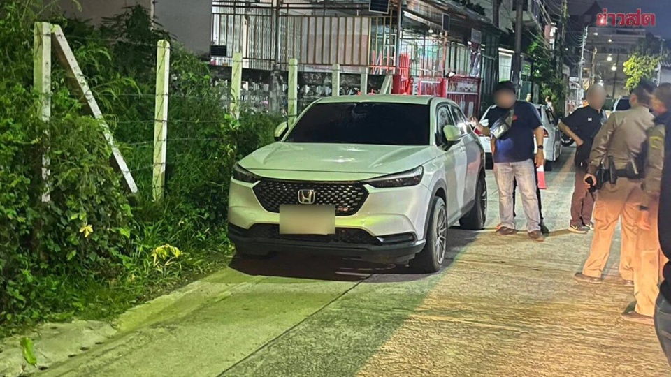 泰国男子枪杀妻子后，放车里十小时未熄火，在现场附近被捕