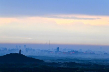 大雨过后现平流雾 京城变身“水墨丹青” 大雨过后现平流雾 京城变身“水墨丹青”