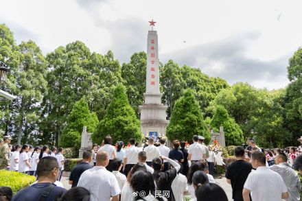 清澈的爱，永驻母校！祥榕中学今天正式挂牌