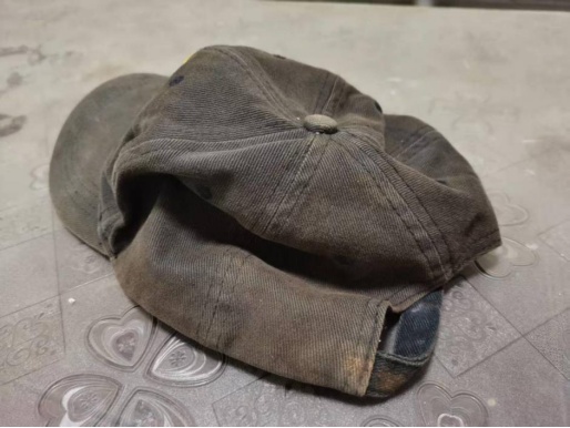 “你保护别人 我保护你的头发”戍边民警这顶帽子藏着儿子满满的爱 “你保护别人 我保护你的头发”戍边民警这顶帽子藏着儿子满满的爱