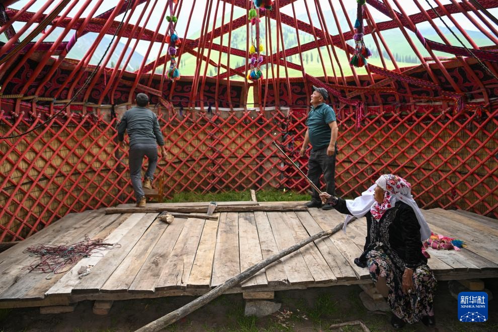 转场天山下 转场天山下