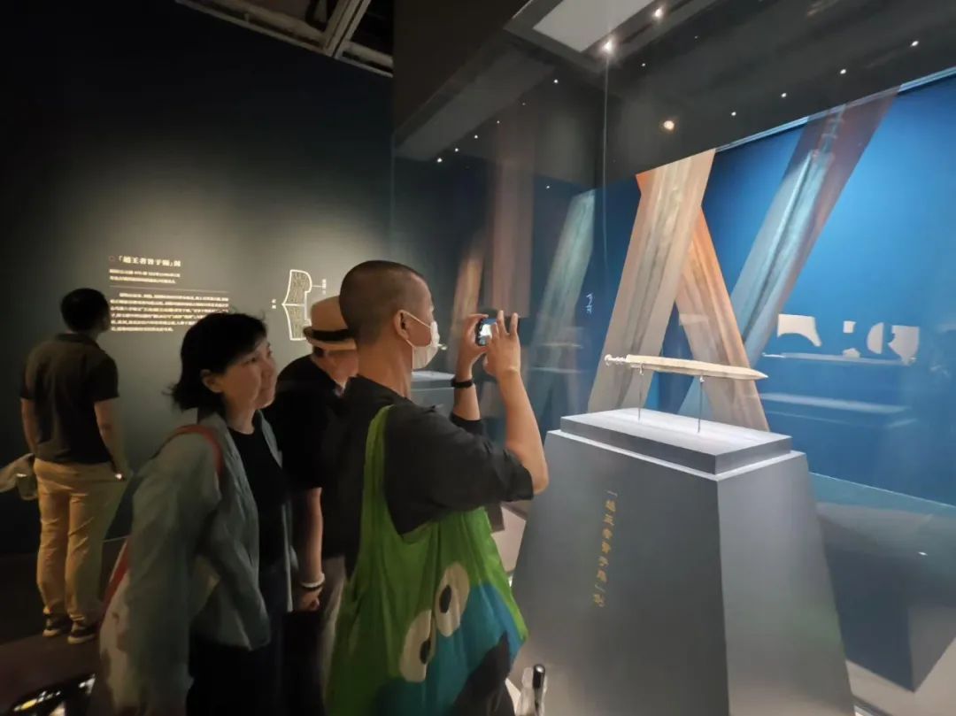 国宝重器！安徽楚文物“出差”到上海