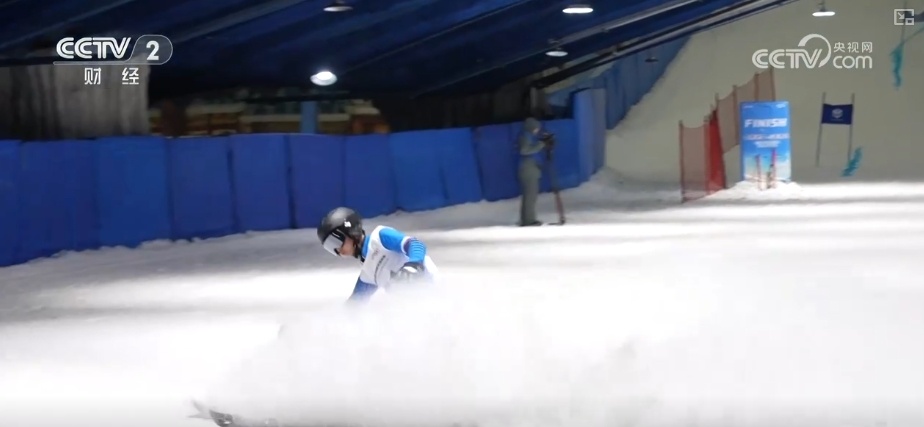 从“一季热”到“四季火” 湾区冰雪运动蓬勃发展“四季化”加速 从“一季热”到“四季火” 湾区冰雪运动蓬勃发展“四季化”加速