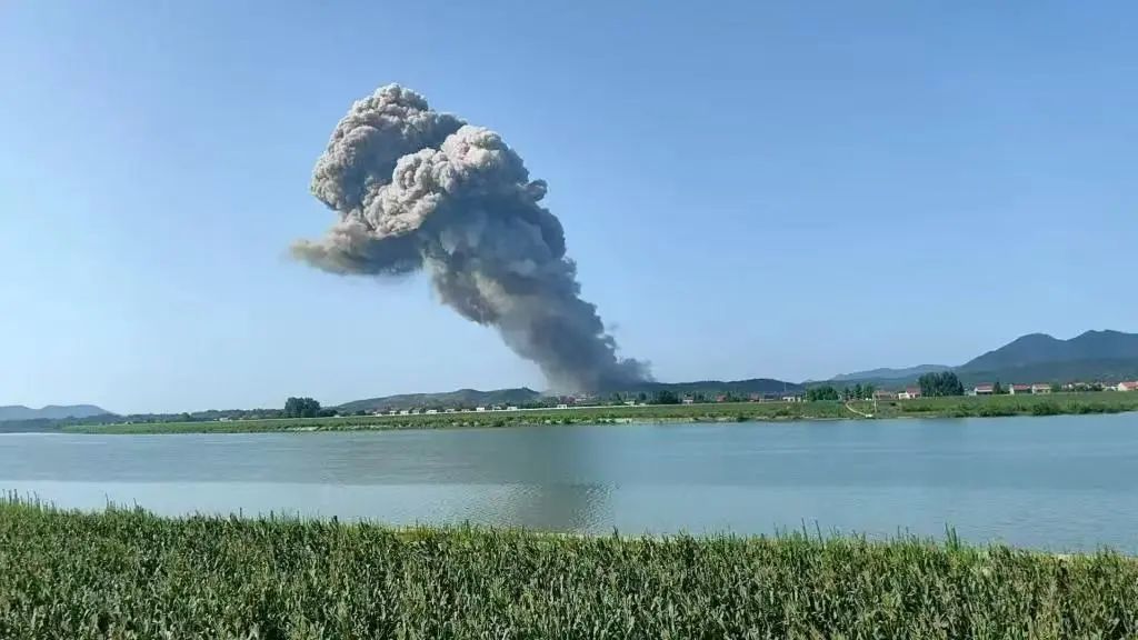 湖南省临澧县烟花厂爆炸，已造成2人失联9人受伤
