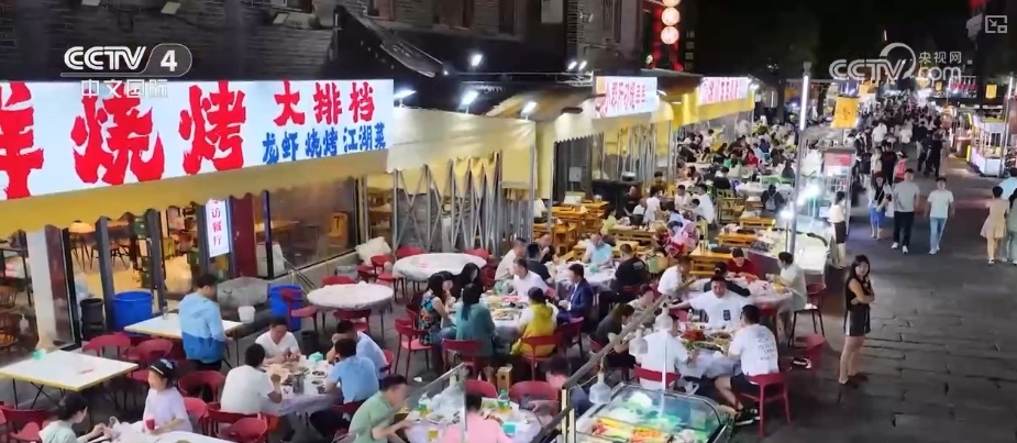 文旅“宠粉”花样上新！“赛事+专列”联动新“夜”态燃动消费热力