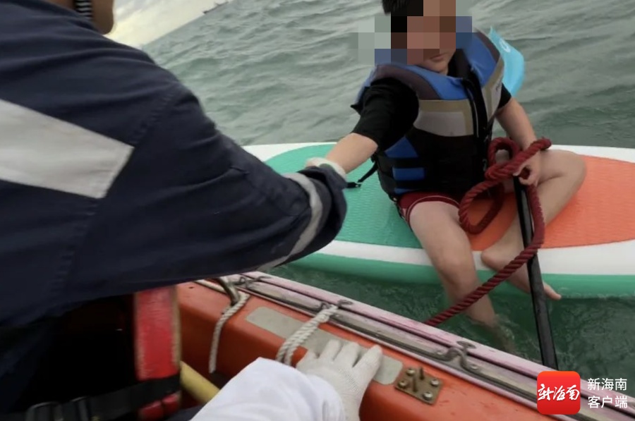 父子台风天被卷入大海，从海南漂流至徐闻→