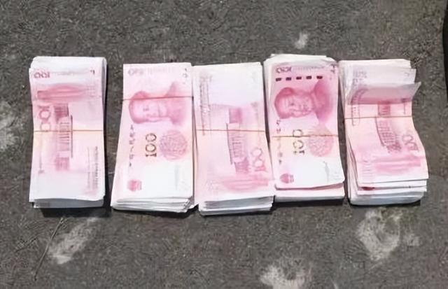 按导师指示把5万埋进石头堆!女子扫码领佣金陷局,民警跨省追回时骗子正拆现金包 按导师指示把5万埋进石头堆!女子扫码领佣金陷局,民警跨省追回时骗子正拆现金包