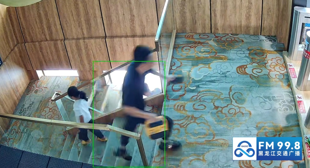 救人那一刻,她忘了自己也是病人…… 救人那一刻,她忘了自己也是病人……