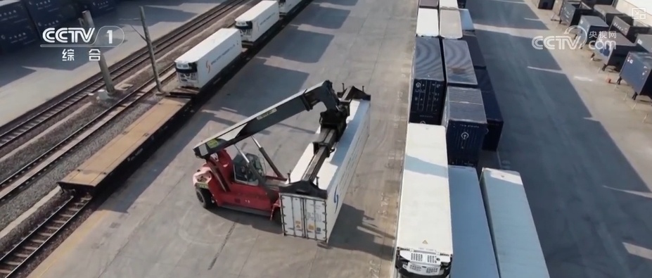 冷链物流迈入“高速时代” 消费者感受瓜果“才下枝头就上舌头”极致体验 冷链物流迈入“高速时代” 消费者感受瓜果“才下枝头就上舌头”极致体验