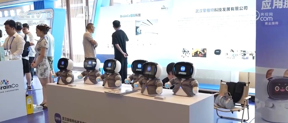 关键软件自主创新、AI技术深度赋能 开源软件潜力迸发释放产业创新活力 关键软件自主创新、AI技术深度赋能 开源软件潜力迸发释放产业创新活力