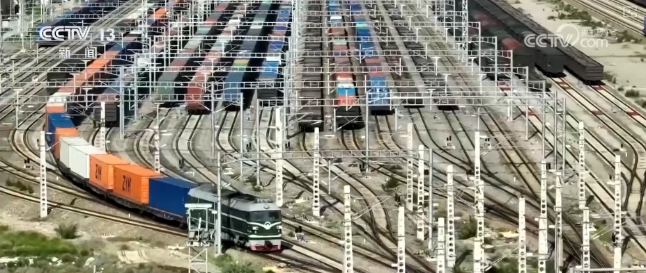 鲜果、重庆小面、汽车配件……中亚好物乘坐“钢铁驼队”跑出新机遇