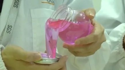 危险!玩具中的铁丝突然扎进女童右眼,提醒:很多人家里都有 危险!玩具中的铁丝突然扎进女童右眼,提醒:很多人家里都有