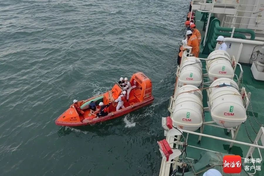 父子台风天被卷入大海，从海南漂流至徐闻→