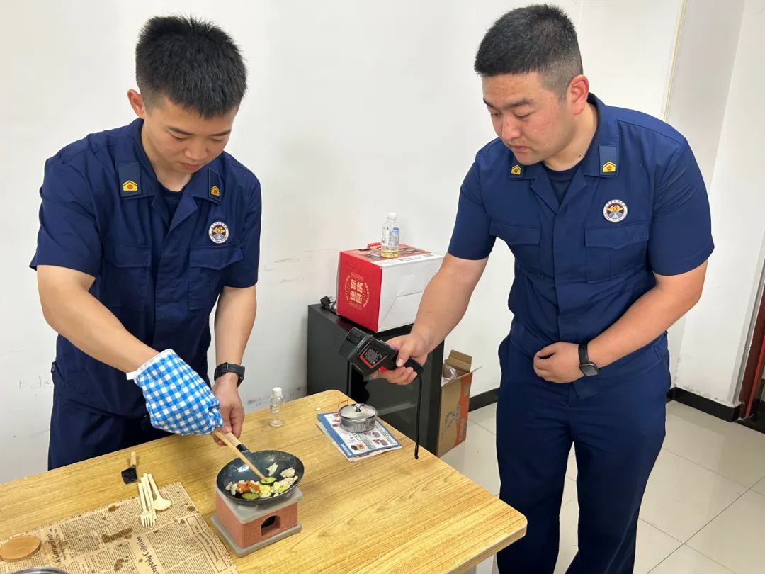 危险！突然扎进眼睛 很多孩子都爱玩