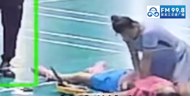 救人那一刻,她忘了自己也是病人…… 救人那一刻,她忘了自己也是病人……