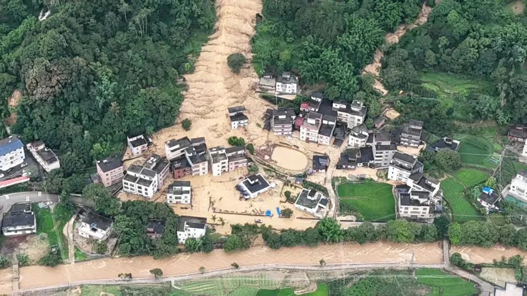 提前预警转移57人!广东信宜成功避险一起山体滑坡 提前预警转移57人!广东信宜成功避险一起山体滑坡