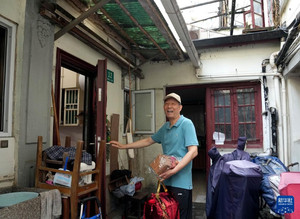 上海静安:零星旧改项目居民集中搬场 上海静安:零星旧改项目居民集中搬场
