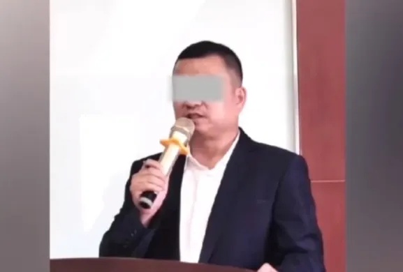 杀人犯伪装成“网红大咖”,潜逃31年后被抓 杀人犯伪装成“网红大咖”,潜逃31年后被抓