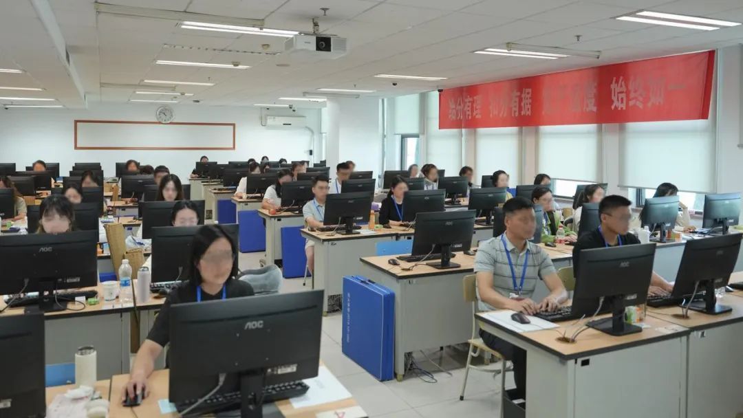 直击浙江高考阅卷现场!195万余份试卷这样打分→ 直击浙江高考阅卷现场!195万余份试卷这样打分→