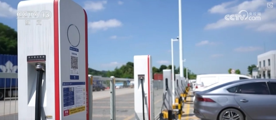 桩车增量比达1:3!充电基础设施建设与新能源汽车销量增长形成良性适配 桩车增量比达1:3!充电基础设施建设与新能源汽车销量增长形成良性适配