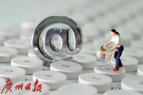 3岁孩子在餐厅吃饭时跑动，被送餐机器人撞伤！法院：父母疏于管教，有错