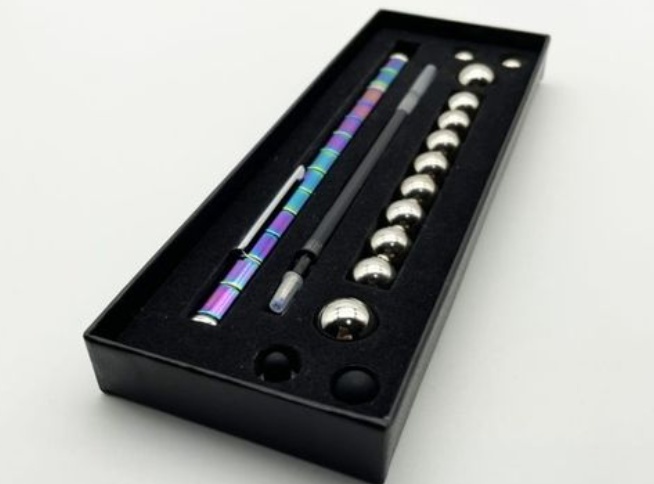 玩具中的铁丝扎进孩子右眼！家里有的赶紧扔