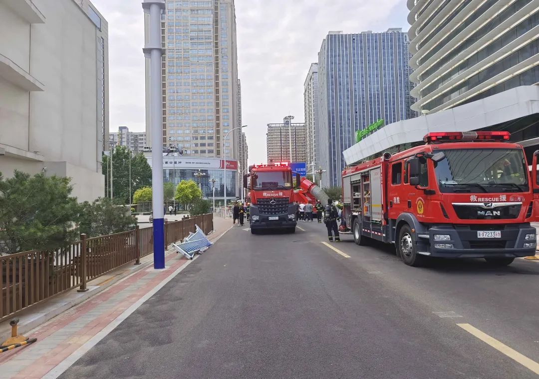 高层酒店起火，亲历者讲述自救逃生经验，这5点很关键！