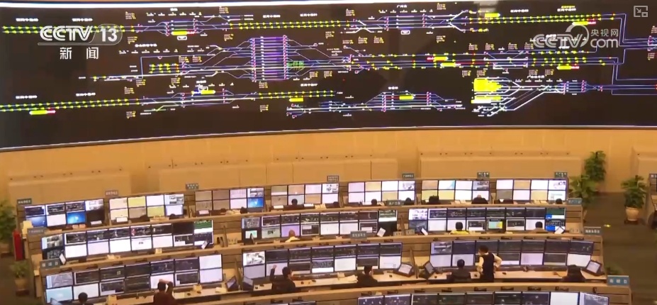 鲜果、重庆小面、汽车配件……中亚好物乘坐“钢铁驼队”跑出新机遇