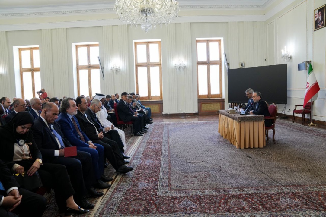 伊朗外长会见多国外交官 呼吁国际社会谴责以色列 伊朗外长会见多国外交官 呼吁国际社会谴责以色列