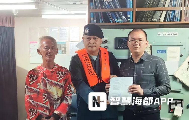 渔船倾覆,印尼渔民海上漂流十多小时!福建船长率员生死营救 渔船倾覆,印尼渔民海上漂流十多小时!福建船长率员生死营救