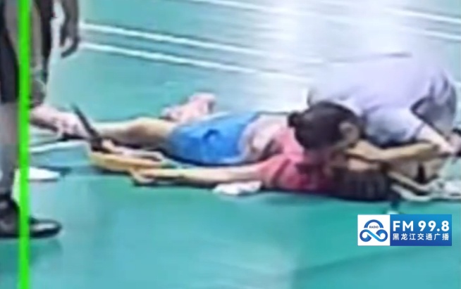 救人那一刻,她忘了自己也是病人…… 救人那一刻,她忘了自己也是病人……