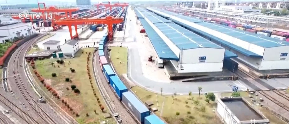 鲜果、重庆小面、汽车配件……中亚好物乘坐“钢铁驼队”跑出新机遇