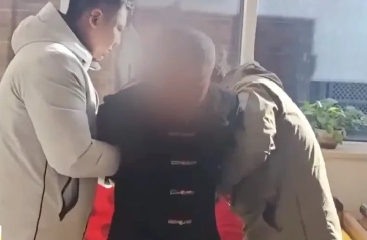 杀人犯伪装成“网红大咖”,潜逃31年后被抓 杀人犯伪装成“网红大咖”,潜逃31年后被抓