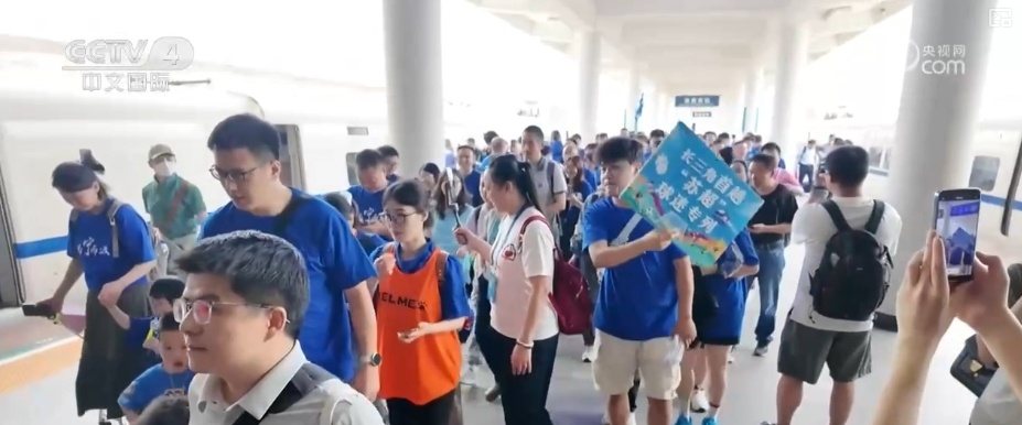 文旅“宠粉”花样上新！“赛事+专列”联动新“夜”态燃动消费热力