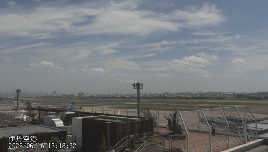 着陆后“抛锚”!波音787再出状况 着陆后“抛锚”!波音787再出状况