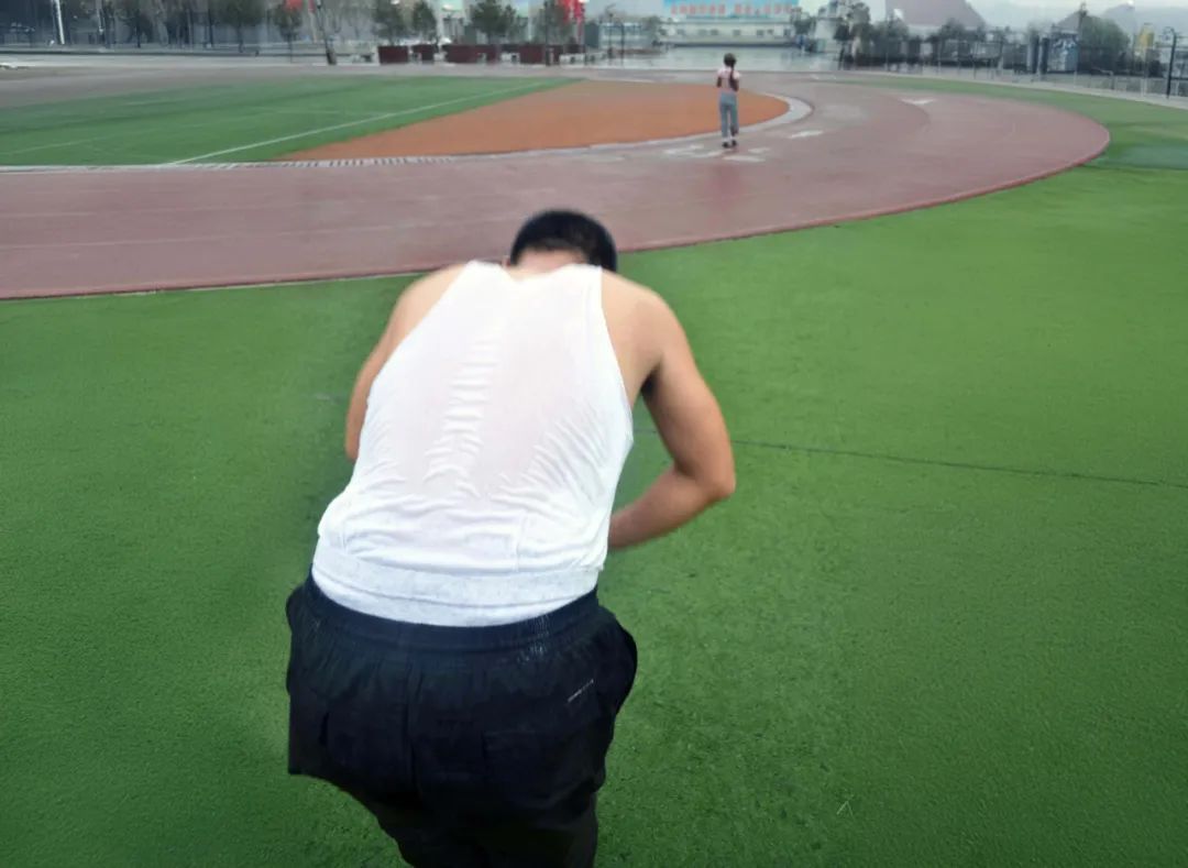 夏天出汗多 VS 出汗少，哪个好？医生最推荐这种“养生汗”