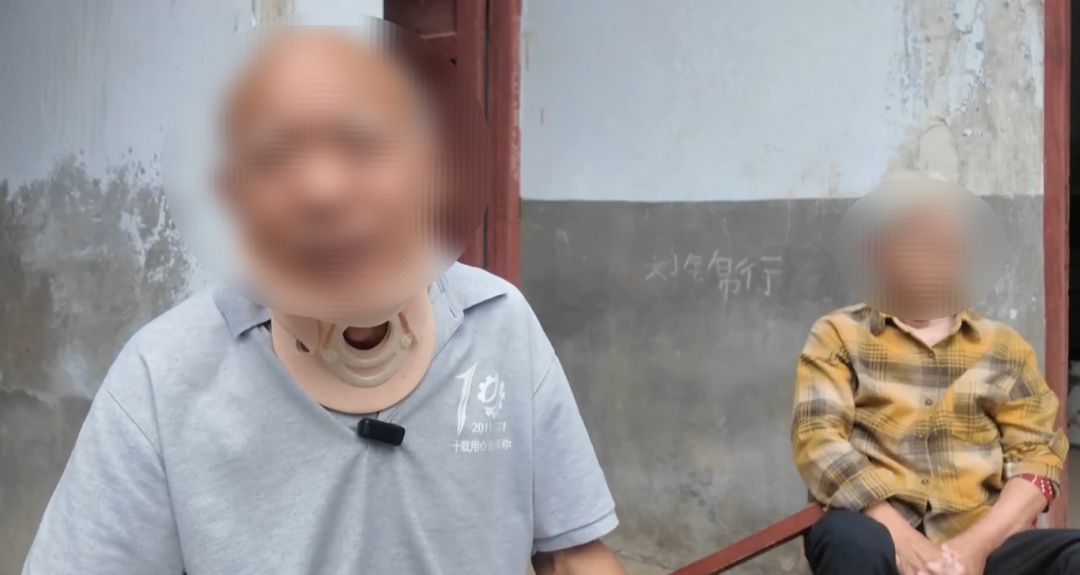 凌晨砸门换锁?30岁孙子讨要“彩礼”,7旬老人有家难回…… 凌晨砸门换锁?30岁孙子讨要“彩礼”,7旬老人有家难回……