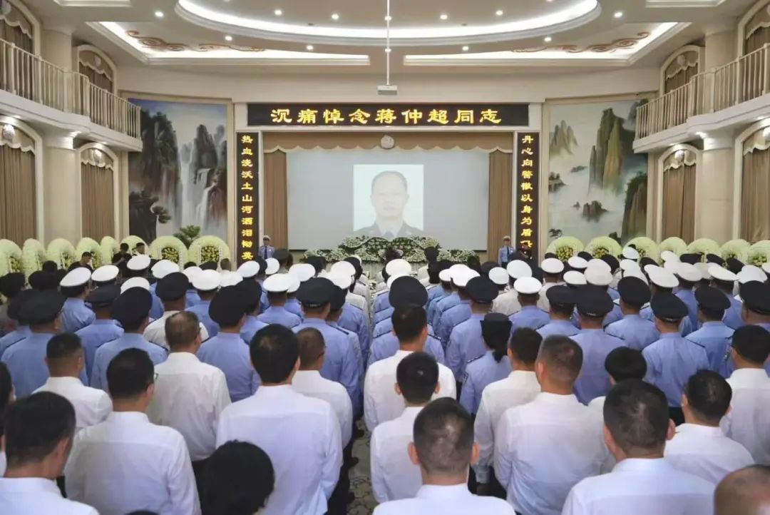 痛别！交警蒋仲超受伤昏迷12天后因公牺牲