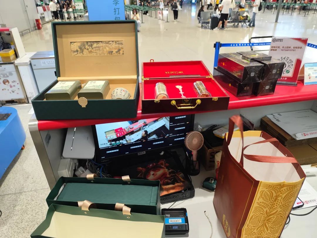 醉酒旅客在新桥机场突然赠物,警方出动! 醉酒旅客在新桥机场突然赠物,警方出动!