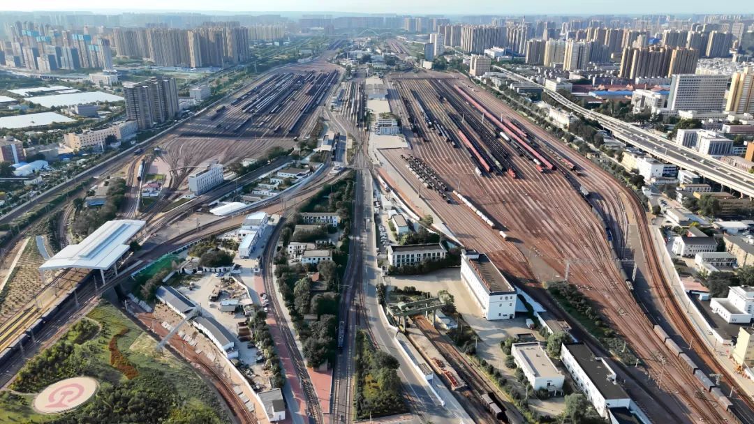 7月1日零时起，郑州铁路启用新列车运行图