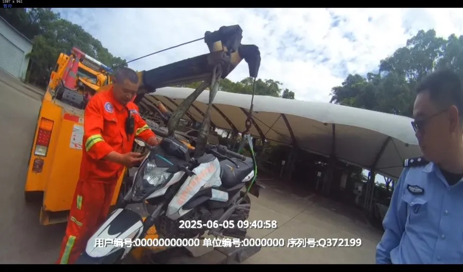 这样骑车太离谱！警方：记28分、罚6900元，拘留