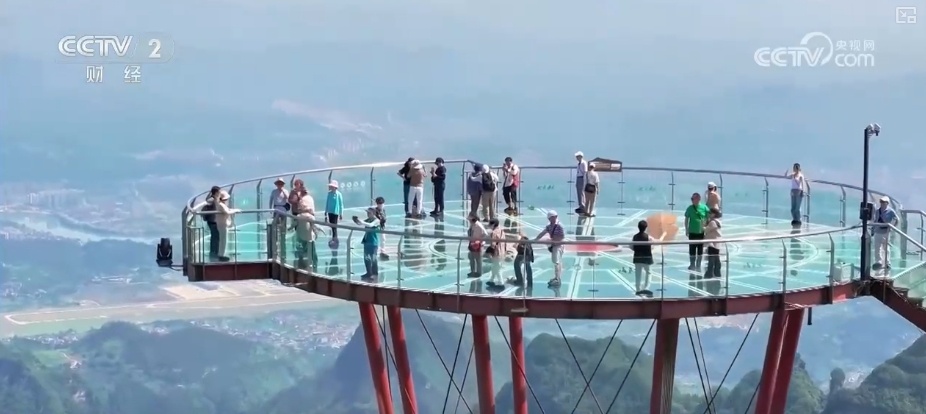 古老习俗“活”起来、“避暑+探险”“火”起来 暑期文旅热力全开 古老习俗“活”起来、“避暑+探险”“火”起来 暑期文旅热力全开