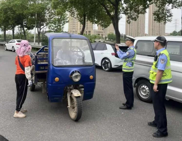 痛别！交警蒋仲超受伤昏迷12天后因公牺牲