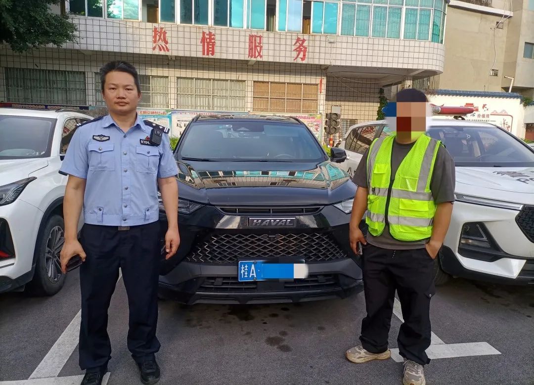 "路怒症"发作！越野车高速上疯狂别车