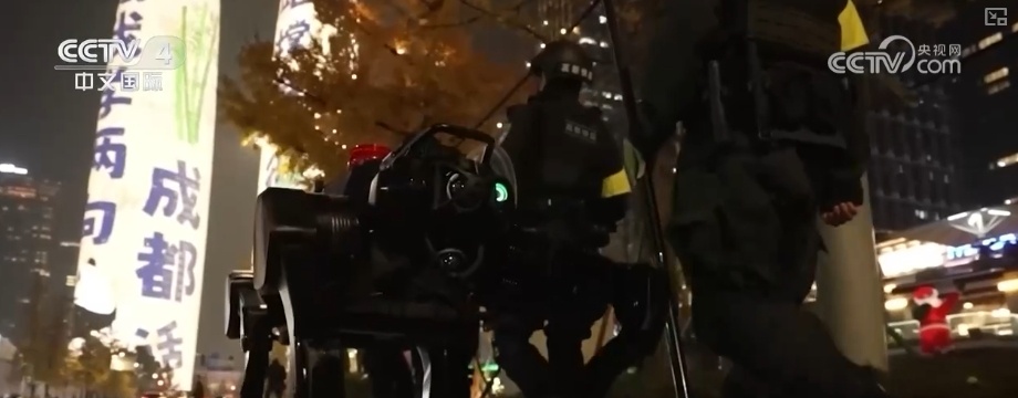 从“小突破”到“大布局” 人形机器人展示场景朝向“实用化工具”加速跑 从“小突破”到“大布局” 人形机器人展示场景朝向“实用化工具”加速跑