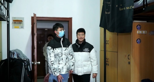 马云龙,大三时确诊白血病!今年,“以优异成绩毕业”→ 马云龙,大三时确诊白血病!今年,“以优异成绩毕业”→