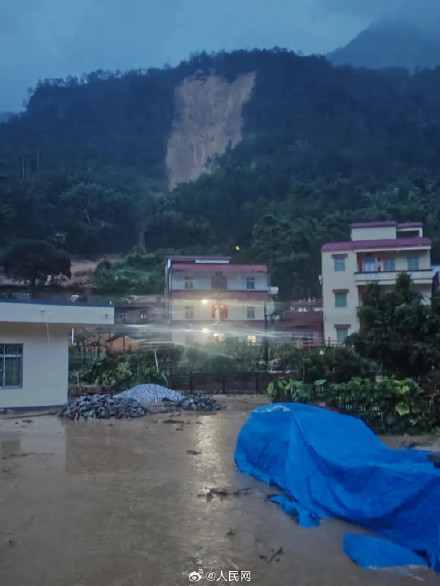 0点巡查她救下57人 0点巡查她救下57人